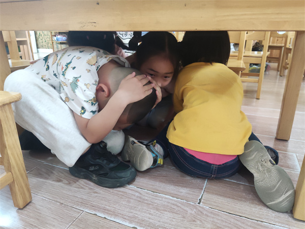 乐探索：地震演练