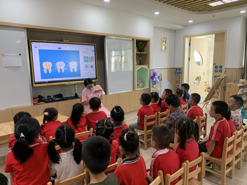 石塘湾中心幼儿园：爱牙护牙…