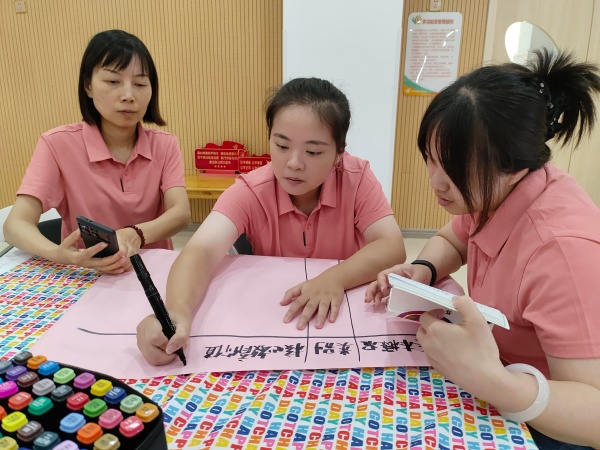 石塘湾中心幼儿园：聚焦课程…
